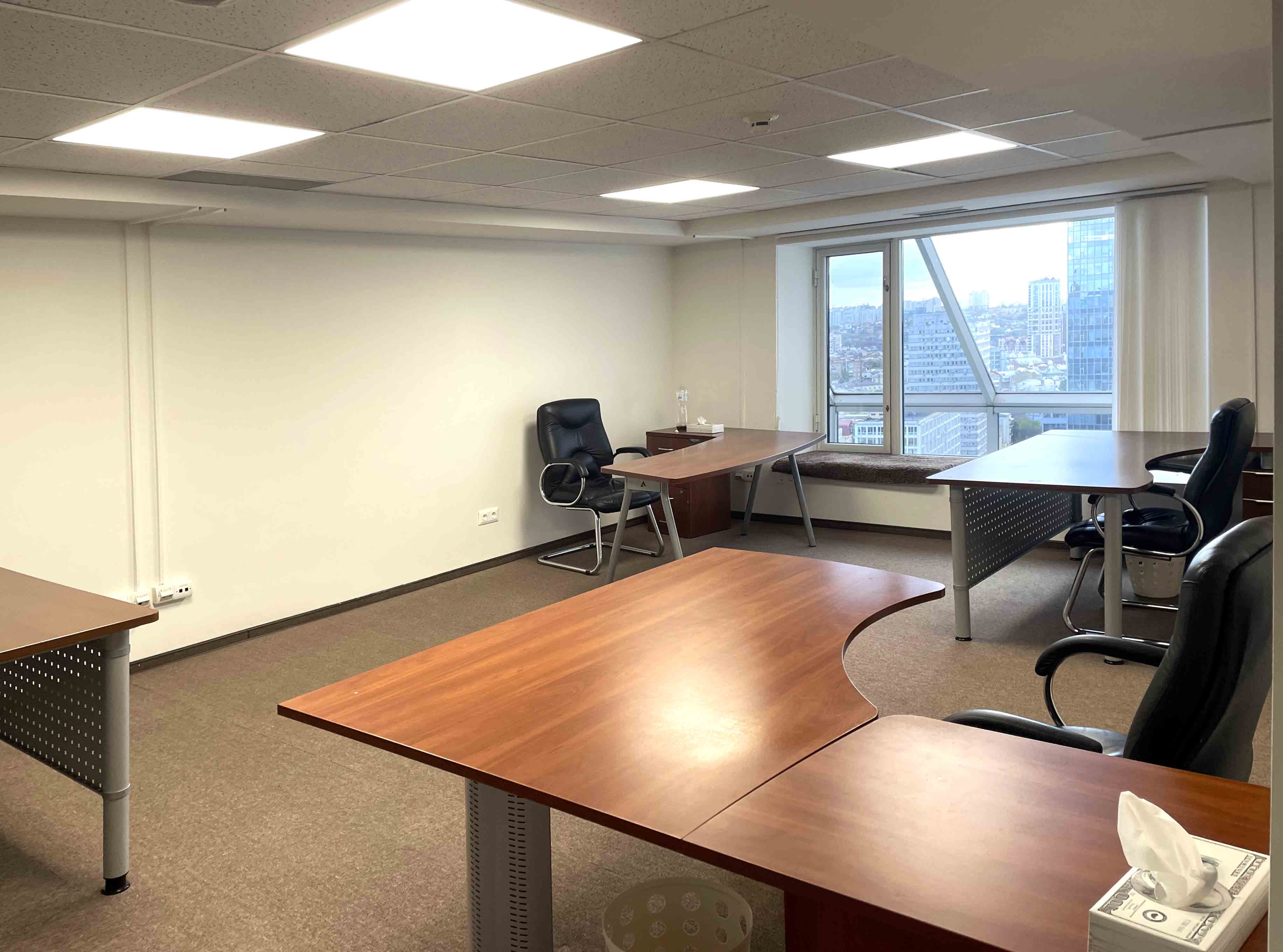 Rent office in the business center with an area of 45 sq m