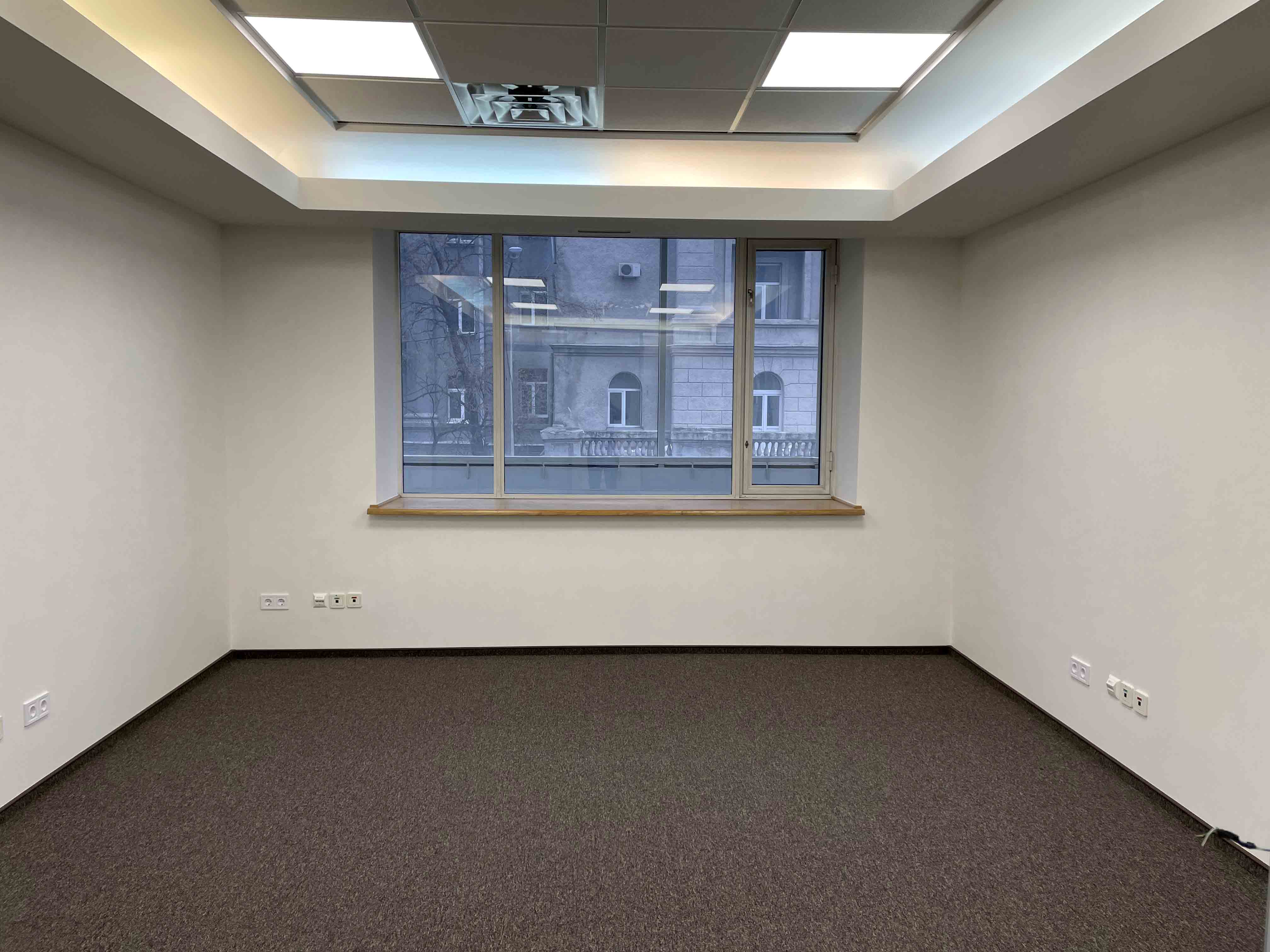Office rent kyiv 78 sq m  on the 2th floor