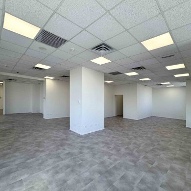 Rent office in the business center with an area of 345 sq m