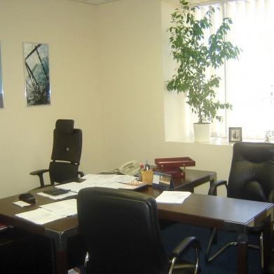 Rent office in the business center on the 10th floor with an area of 234 sq m