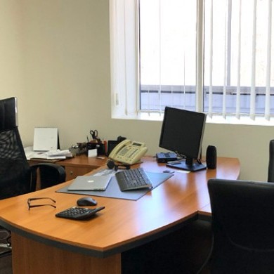 Rent office in the business center with an area of 120 sq m