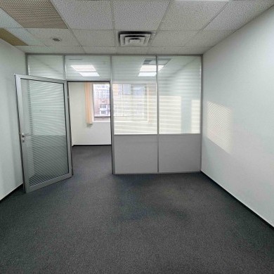 Rent office in the business center with an area of 100 sq m
